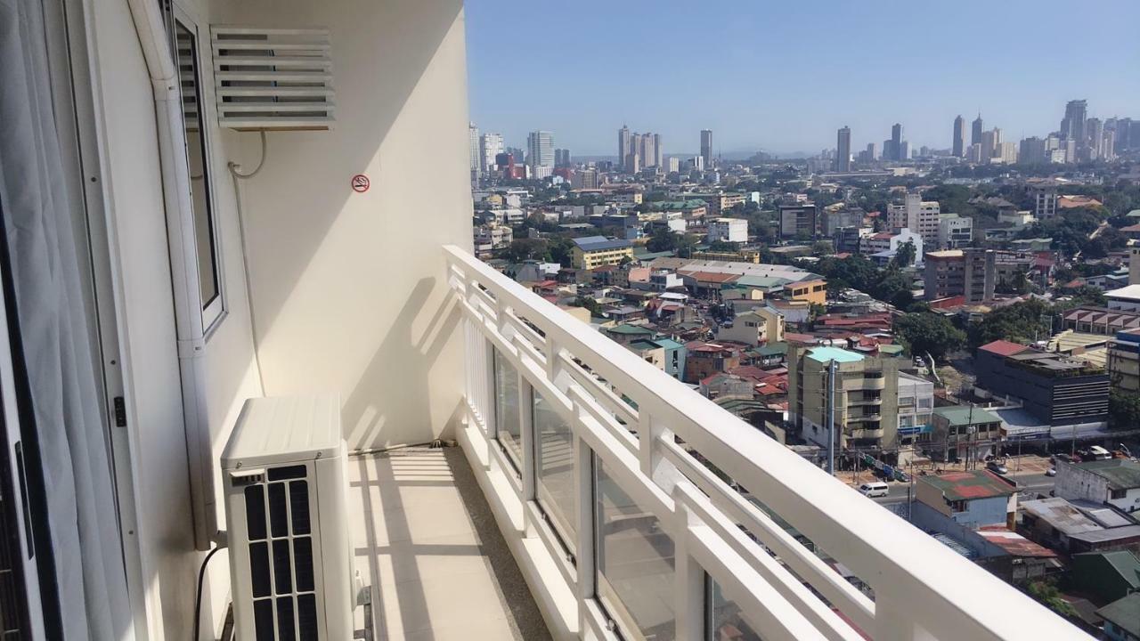 Viera Residence Manila Luaran gambar